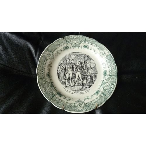 Assiette Décorative Parlante De Sarreguemine Napoléon : "Avant 3 Mois Je Briserai Votre Monarchie Comme Je Brise Cette Porcelaine (1797)"