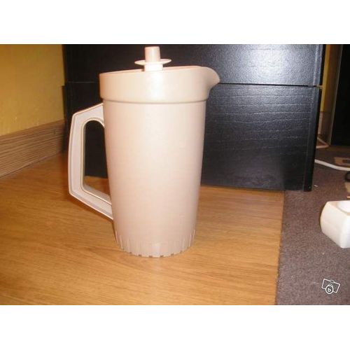 Pichet Tupperware