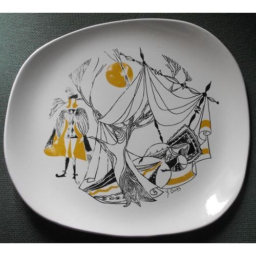 Plat Faïence Signé Y. Cruaz - Salins - Série Princesse