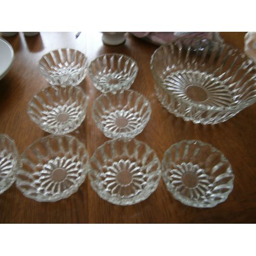 Saladier + 8 Coupelles En Cristal En Excellent Etat