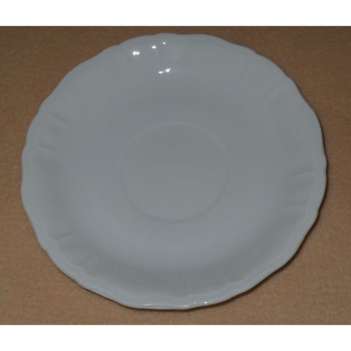 Soucoupe Porcelaine Blanche. Décor En Relief. 14 Cm