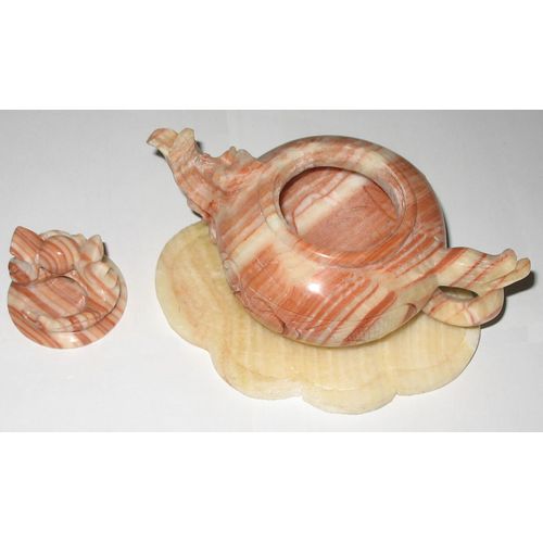 Théière En Pierre Sculpté Et Sa Soucoupe En Forme De Nuage