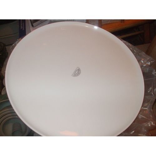 ^Plat À Tarte En Veritable Porcelaine Sur Pied