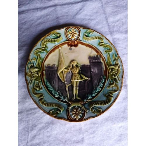 Assiette Barbotine Jeanne D'arc