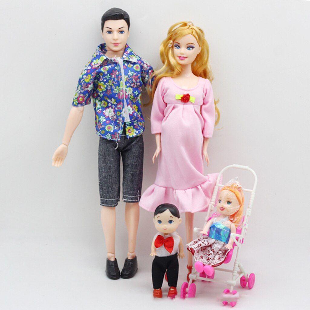 Ensemble de poupées familiales comprenant papa, maman enceinte