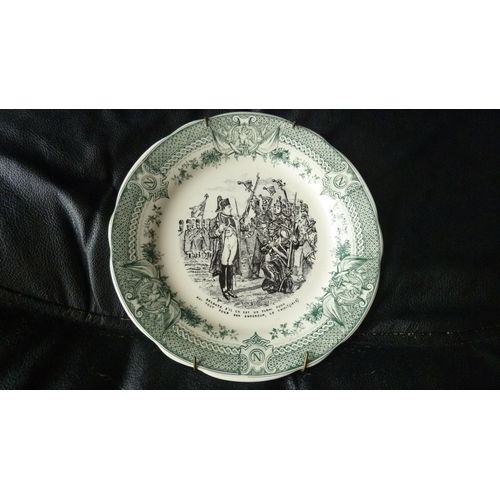 Assiette Décorative Parlante De Sarreguemine Napoléon : "Avant 3 Mois Je Briserai Votre Monarchie Comme Je Brise Cette Porcelaine (1797)"