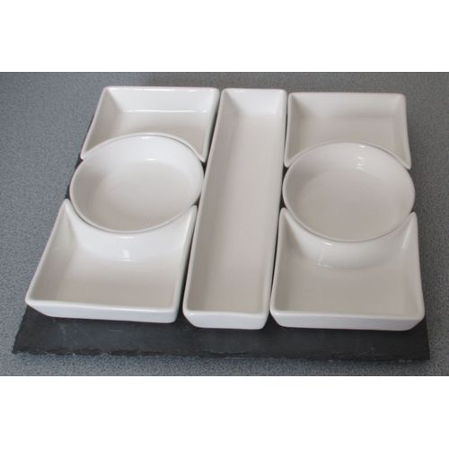 Service Vintage Composé D'un Plateau Ardoise (28x24.5cm) Avec 7 Ramequins De Céramique Blanche (Voir Photos)- Ancien Mais Jamais Utilisé Et Rangé Dans Le Coffret D'origine - Fabrication Artisanale