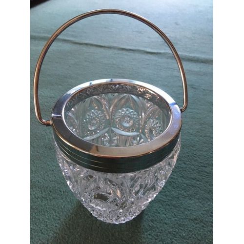 Seau À Glace En Cristal - Joliment Ouvragé