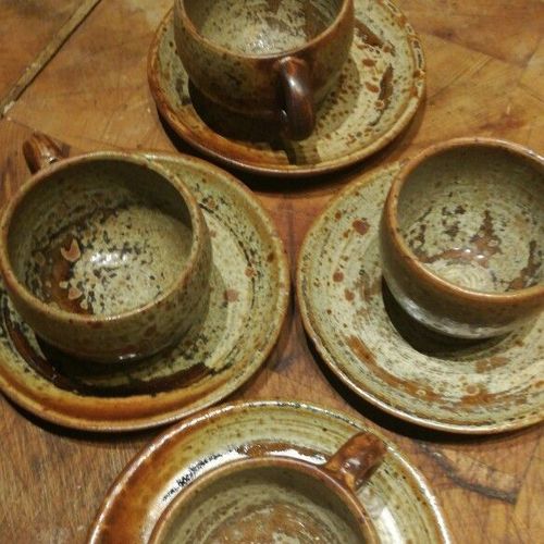4 Tasses À Café En Grès Ave Soucoupes