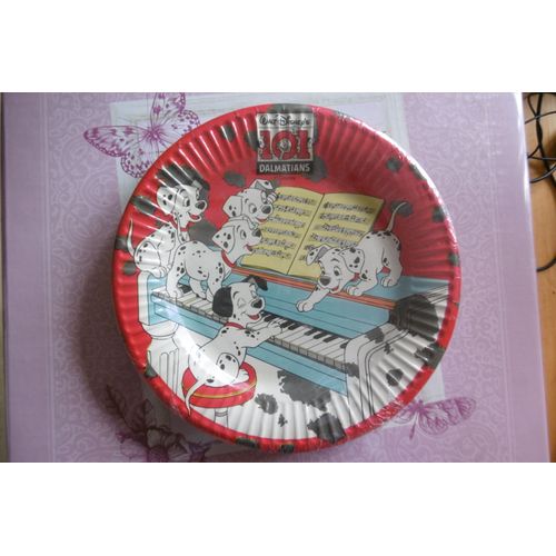 Assiettes Motif Dalmatien. (10 Assiettes En Carton)