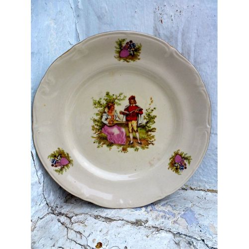 Assiette Ancienne Motif Romantique