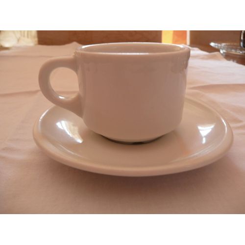 Tasse Et Soucoupe À Café De Bistrot