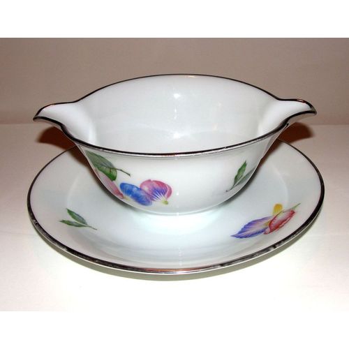 Saucière Avec Soucoupe En Porcelaine