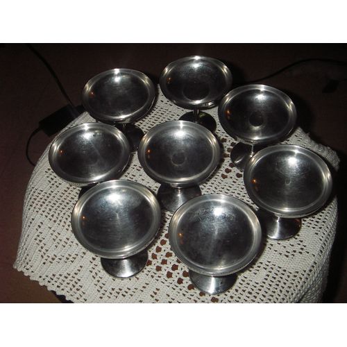Lot De 8 Coupelles À Dessert En Inox.