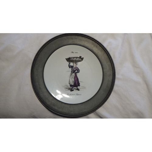 4 Assiettes En Porcelaine "Chauvigny" Avec Tour En Etain