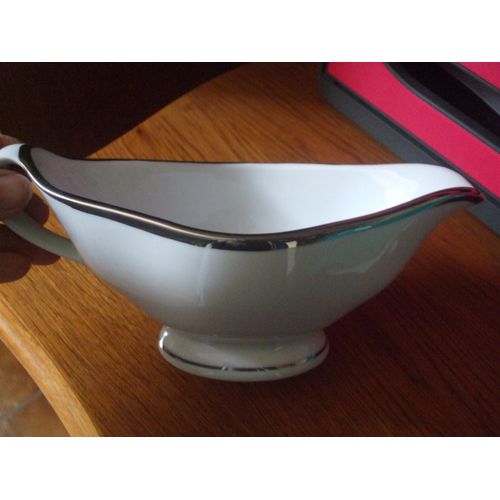 Saucière Avec Anse En Porcelaine