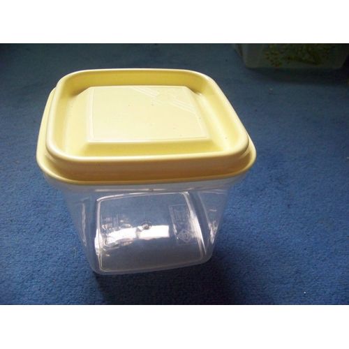 Boites Plastique Carrée Couvercle Jaune