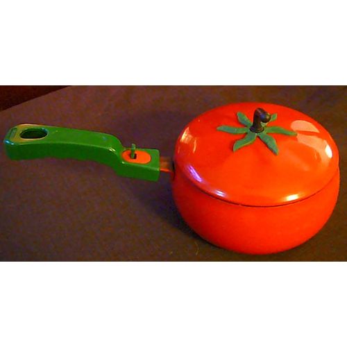 Casserole Et Son Couvercle En Forme De Fraise