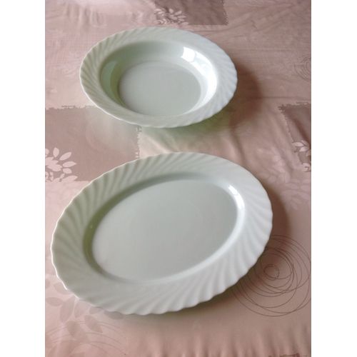 Lot De Deux Plats Verts Pâles Neufs