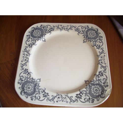Assiette Ancienne Rare Longchamp Terre De Fer Modèle Medicis
