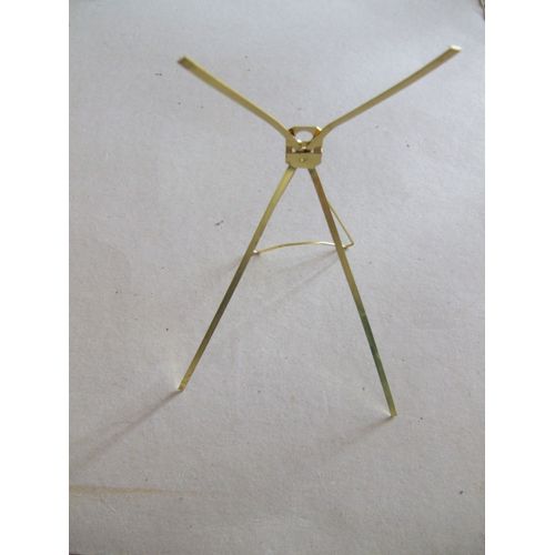 Support Metal Dore Pour Accrocher Assiettes