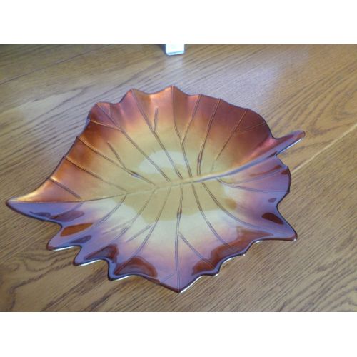 Coupe En Céramique En Forme De Feuille