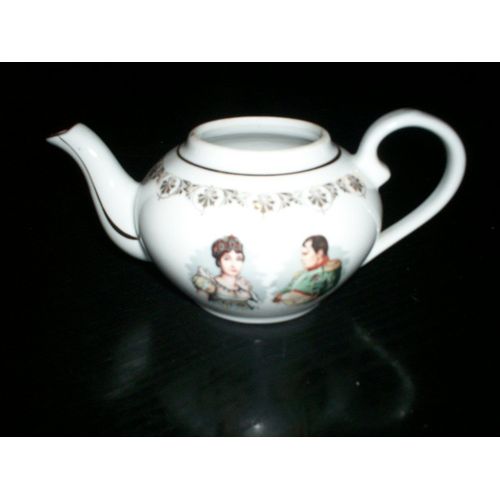 Ancienne Théière En Porcelaine Napoléon