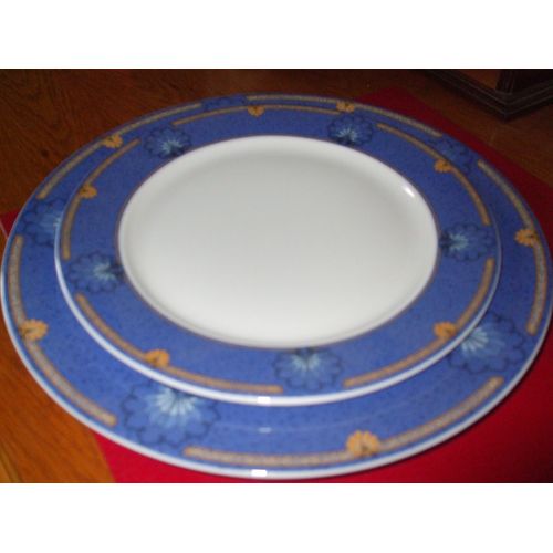 2 Assiettes Véritable Porcelaine