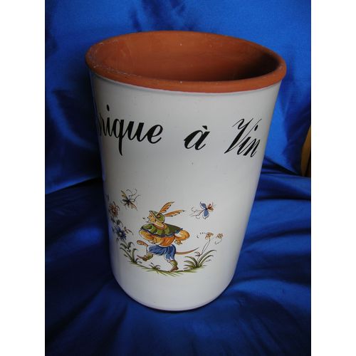 Brique À Vin Hauteur 21 Cm,Diamètre 13 Cm.