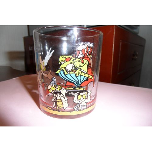 Verre Astérix Abraracourcix Sur Son Bouclier