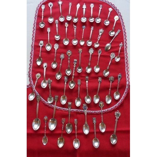 Lot De 46  Cuilleres  A Cafe De Collection  Augis Etc