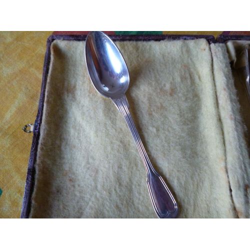 12 Petites Cuillères En Argent