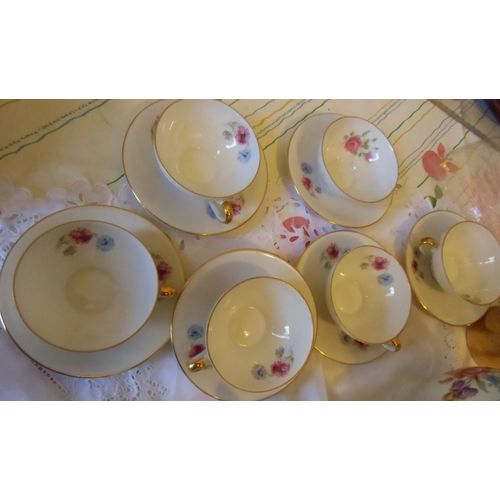 6 Tasses Et 6 Soucoupes  Service À Thé