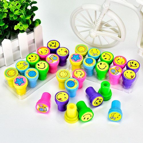 Ensemble De 10 Pièces De Timbres À Sceau Pour Le Bricolage D'Enfant, Jouet Pour Le Scrapbooking Et La Peinture À Faire Soi-Même À Main, Stamper Avec Dessin Animé Et Visage De Smiley, Pour Album Ph