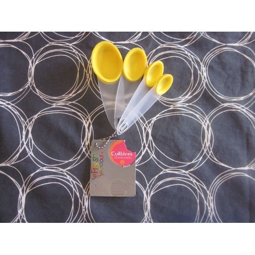 Lot De 4 Cuilleres Doseuses Silicones Neuves.