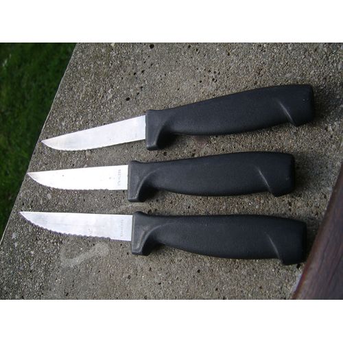 Lot De 3 Couteaux " Stainless"