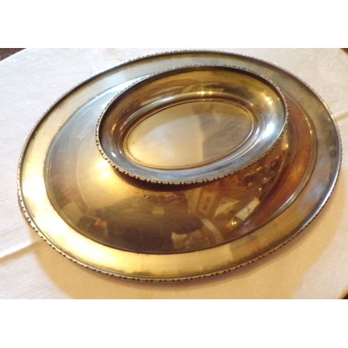 Plat À La Forme Pour Service De Table En Métal Argenté