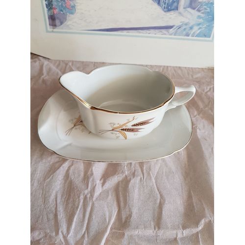 Saucière Et Son Plat En Porcelaine