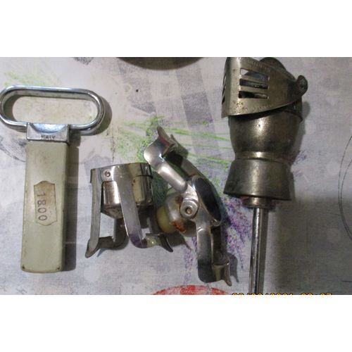 Lot Heaume Doseur -Tire-Bouchons - 2 Bouchons Conservateur De Champagne