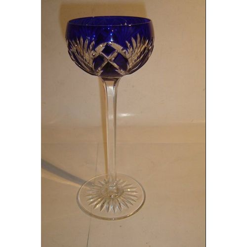 Verre A Vin Blanc Haut Sur Pieds En Cristal De Couleur Taille