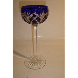 Verre A Vin Blanc Haut Sur Pieds En Cristal De Couleur Taille