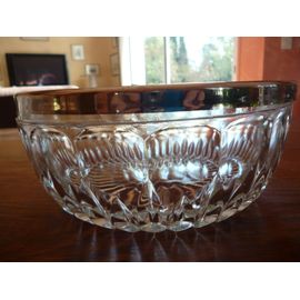 Saladier En Verre Taillé Avec Bord Argenté.