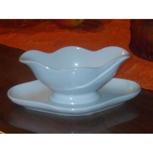 Saucière Sur Plateau