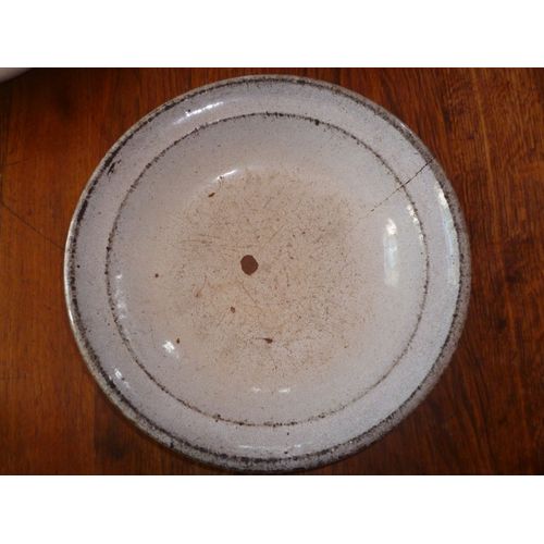 Plat Ancien En Terre Cuite Vernissée "Cul Noir".