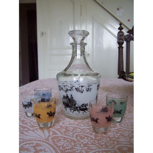 Carafe À Liqueur Bouchon Verre France + 5 Petits Verres Assortis Décor Attelage Chevaux
