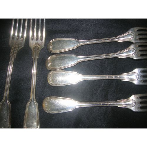 Lot De 6 Fourchettes Argentées Dont 4 Avec 3 Poinçons Et 2 À 2 Poinçons.
