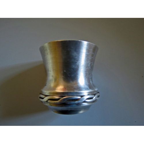 Coquetier En Argent De 1946 Avec Frises