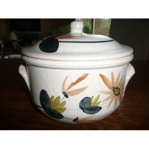 Soupière En Poterie Des Marais(Bretagne) Avec Son Couvercle.