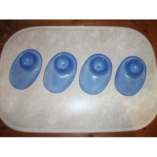 Lot 4 Coquetiers En Plastique
