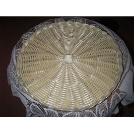 Plateau Rond À Bord En Macramé ,Couleur Beige Clair ,Diamètre :30 Cm ,Hauteur Bord :2 Cm .